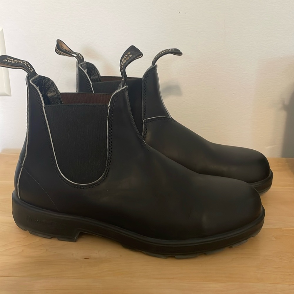 Blundstone boots, black pull on boots, women’s 9.5, mens 8